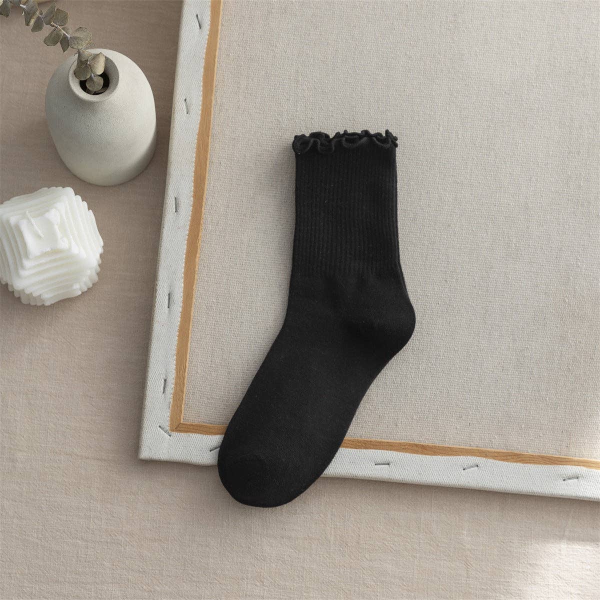 Flounce Ribbed Socks