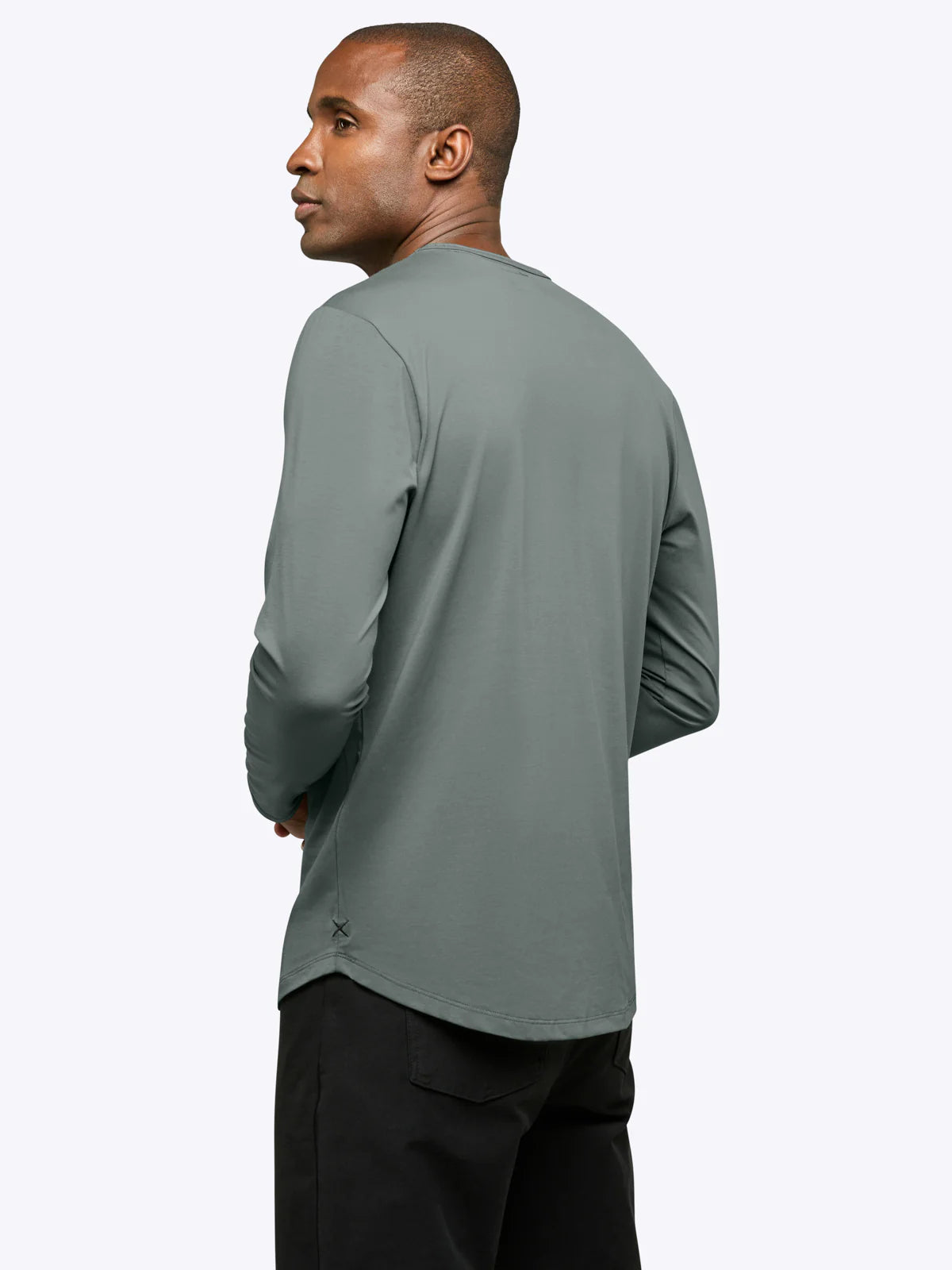 CUTS AO Long Sleeve Curve-Hem Tee