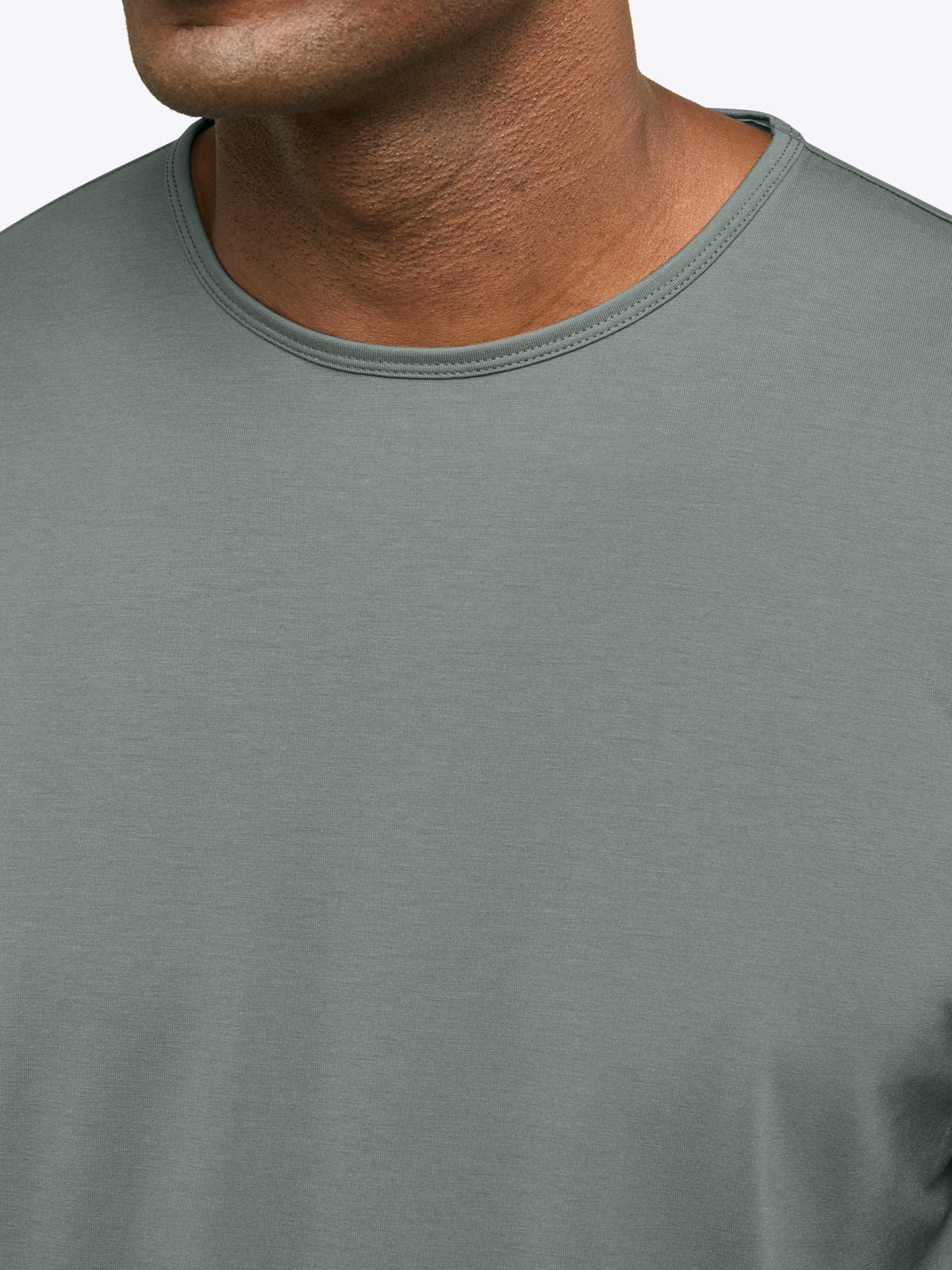 CUTS AO Long Sleeve Curve-Hem Tee